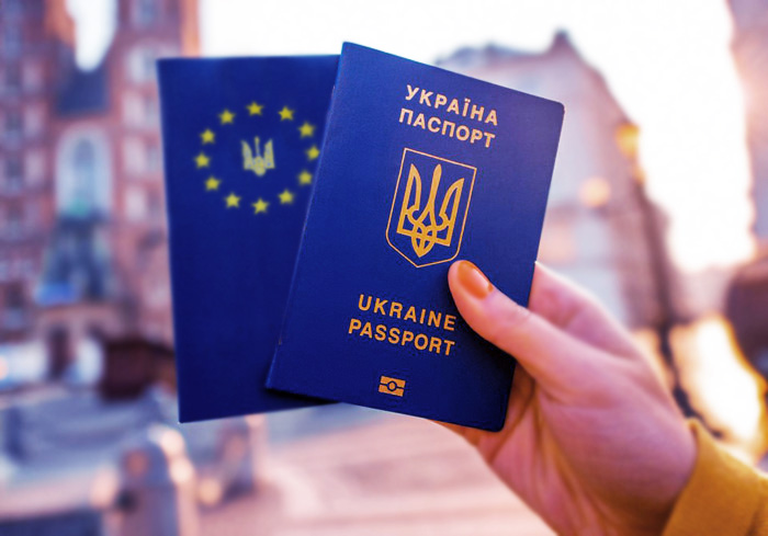 Отримати подвійне (множинне) громадянство в Україні